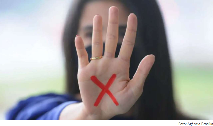 Moretti proíbe pedófilos e agressores de mulheres assumirem cargos