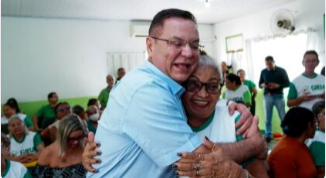 É preciso amar e respeitar os idosos. Amanhã serei eu e você!