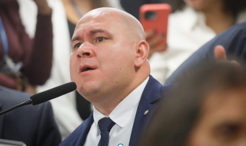 Abilio atrasa pagamentos para órfãos de feminicídio em Cuiabá: “Tia, acabou a mistura”