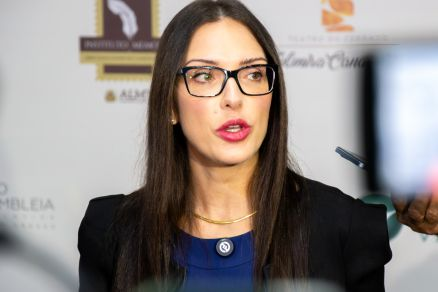 Janaina elogia gestão Mendes e admite sonho pelo Governo