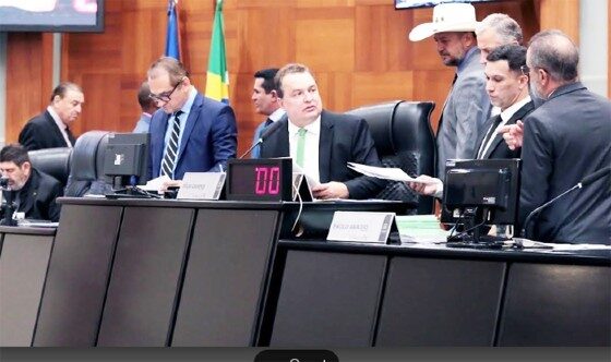 Mauro e aliados se articulam para manter veto a aumento do TJMT