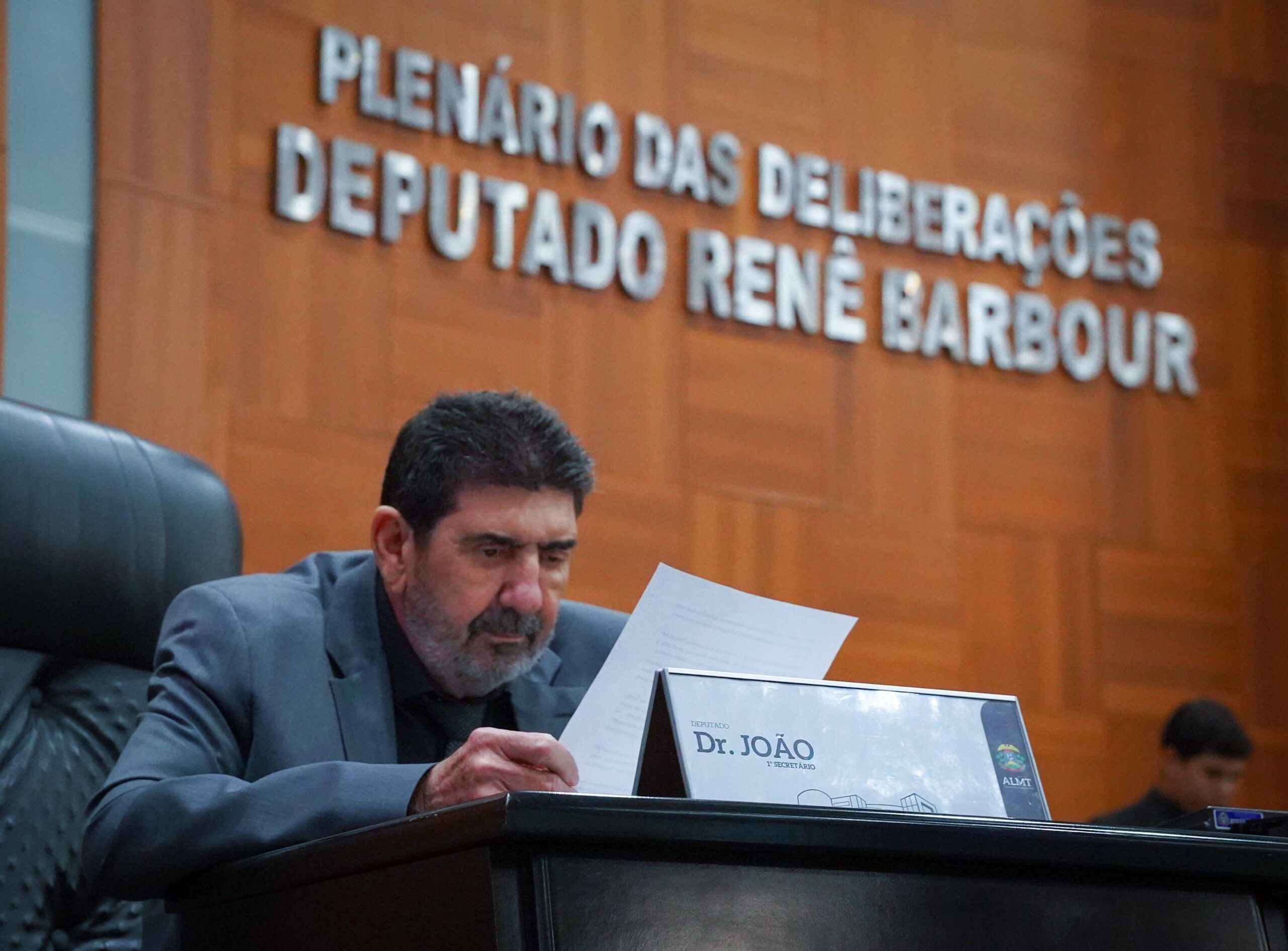 Dr. João quer usar educação em escolas de MT como arma para combater violência contra a mulher