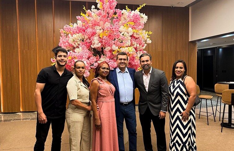 Prefeito participa da entrega do Título Mulher Cidadã na Câmara Municipal de Primavera do Leste